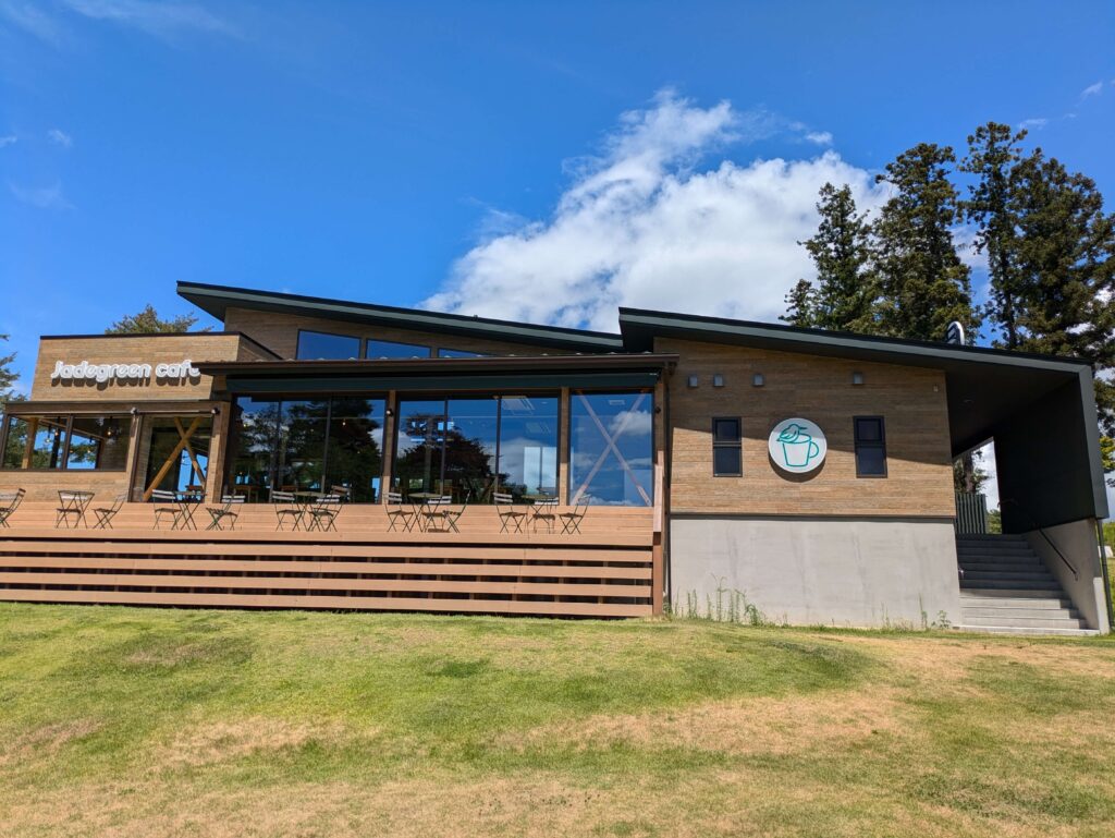 02jadegreencafe_exterior_sideview.jpg