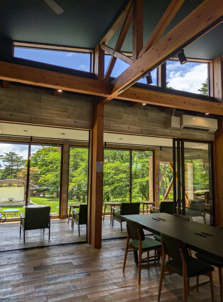 05jadegreencafe_interior_window_view.jpg